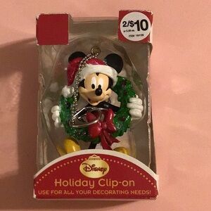 Brand New In Box MICKEY MOUSE With Wreath CHRISTMAS Clip-On Ornament Disney NIP